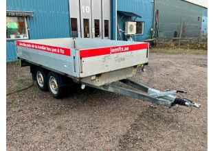 Begagnat flaksläp 2-axlar 2005 XCZ224