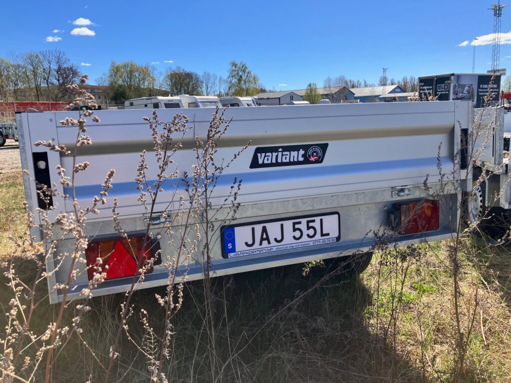 Begagnat 2-axlat flaksläp JAJ55L, V-hjul