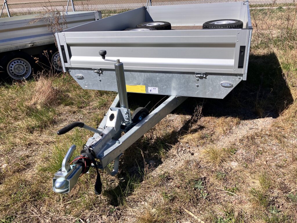 Begagnat 2-axlat flaksläp JAJ55L, V-hjul