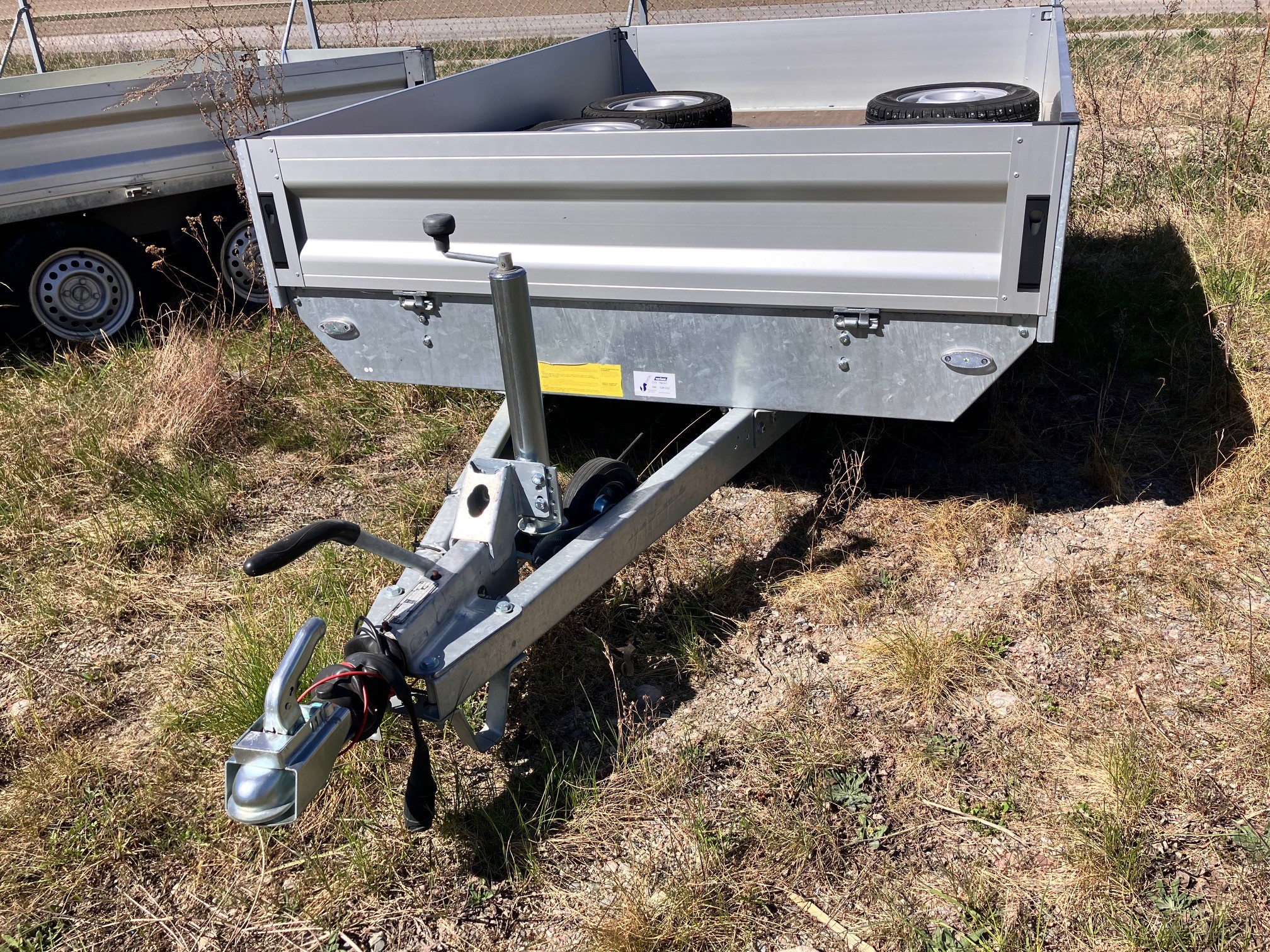 Begagnat 2-axlat flaksläp JAJ55L, V-hjul - Bild 3