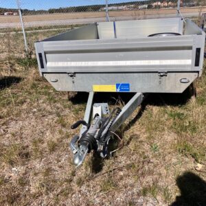 Begagnat 2-axlat flaksläp WJF37G , V-hjul