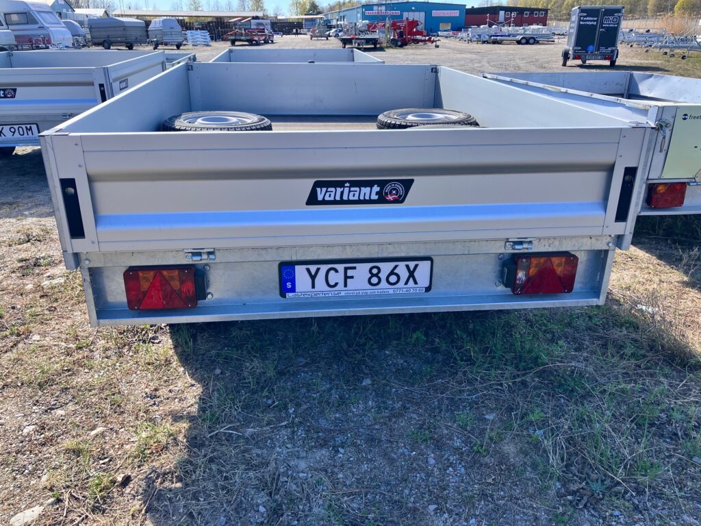 Begagnat 2-axlat flaksläp YCF86X, V-hjul