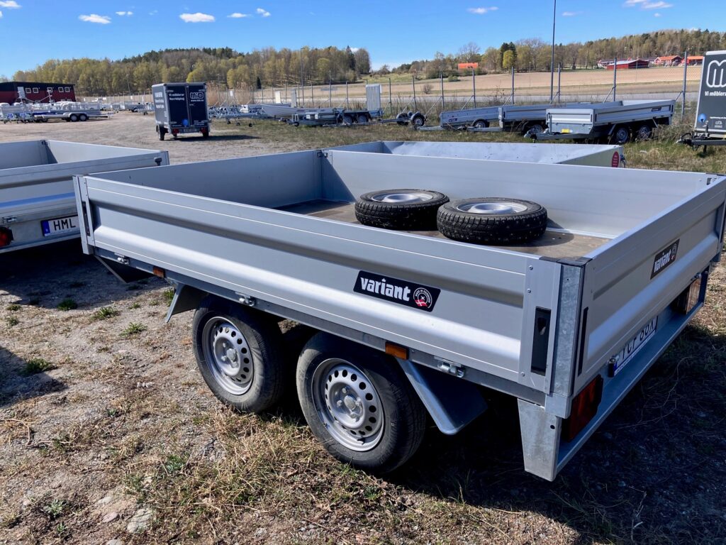 Begagnat 2-axlat flaksläp YCF86X, V-hjul