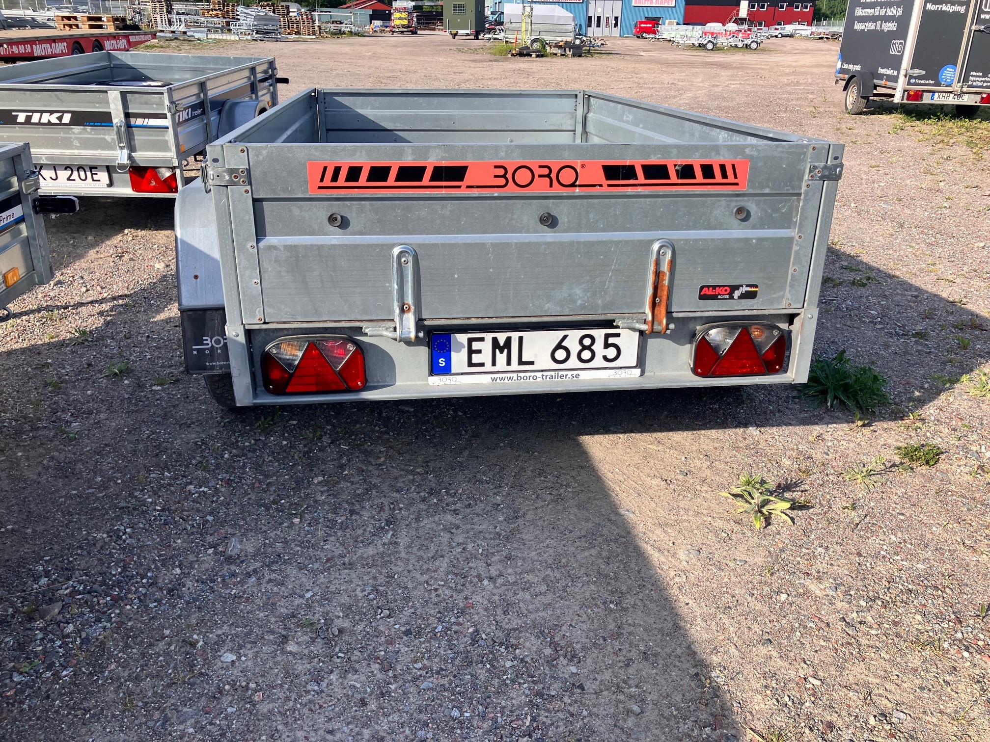 Begagnad o-bromsad flakvagn med 2-hjulaxlar EML685 - Bild 3