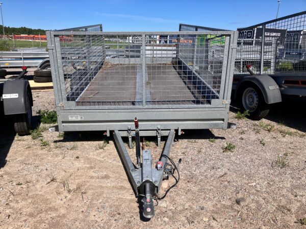 Begagnad flakvagn med grindar 2017 FCA076